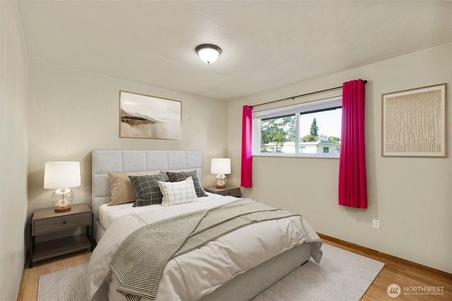 1413 Lindberg Place, Bremerton, WA 98310