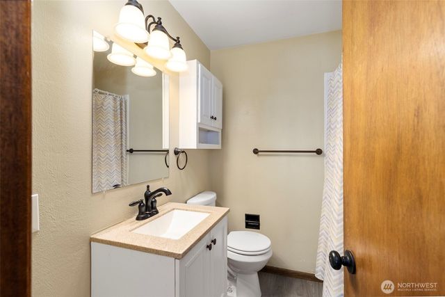 1413 Lindberg Place, Bremerton, WA 98310