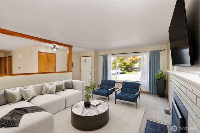 1413 Lindberg Place, Bremerton, WA 98310