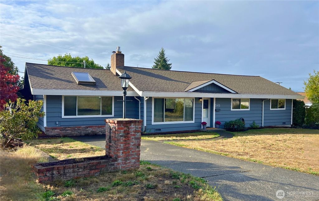 1413 Lindberg Place, Bremerton, WA 98310