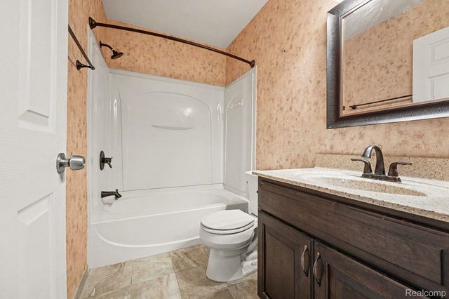 37491 Charter Oaks Boulevard, Clinton Charter Township, MI 48036