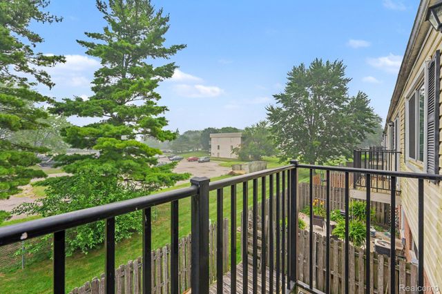 37491 Charter Oaks Boulevard, Clinton Charter Township, MI 48036