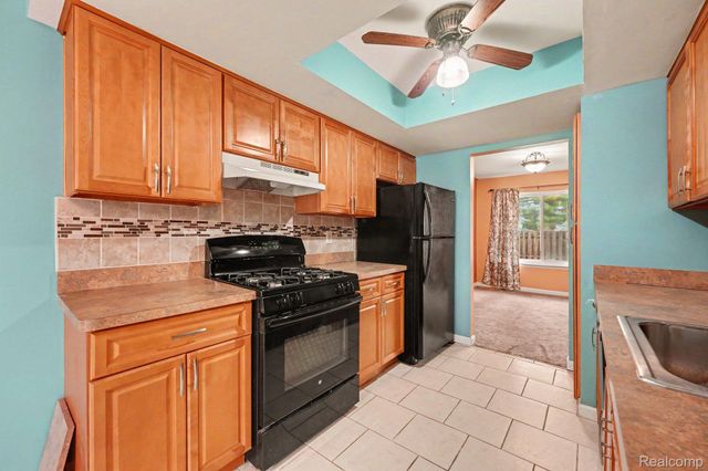 37491 Charter Oaks Boulevard, Clinton Charter Township, MI 48036