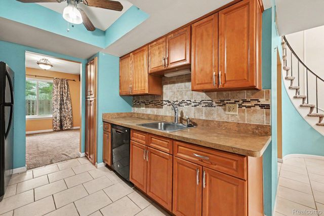 37491 Charter Oaks Boulevard, Clinton Charter Township, MI 48036