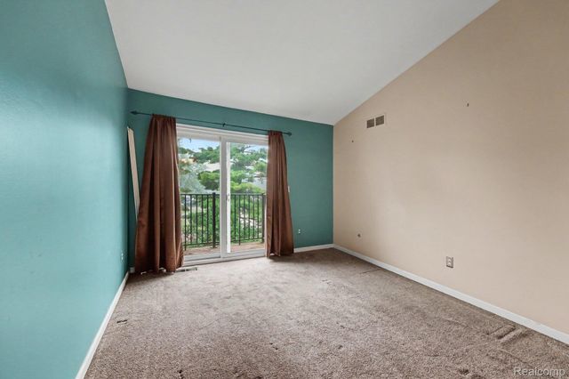 37491 Charter Oaks Boulevard, Clinton Charter Township, MI 48036