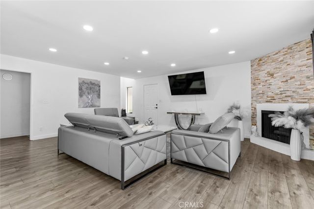 8801 Cedros Avenue 7, Panorama City, CA 91402