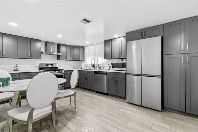8801 Cedros Avenue 7, Panorama City, CA 91402