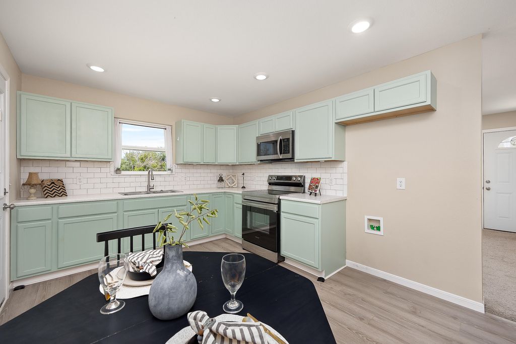 Image 6 of property listing at 479 E 40th Street, San Angelo, TX 76903