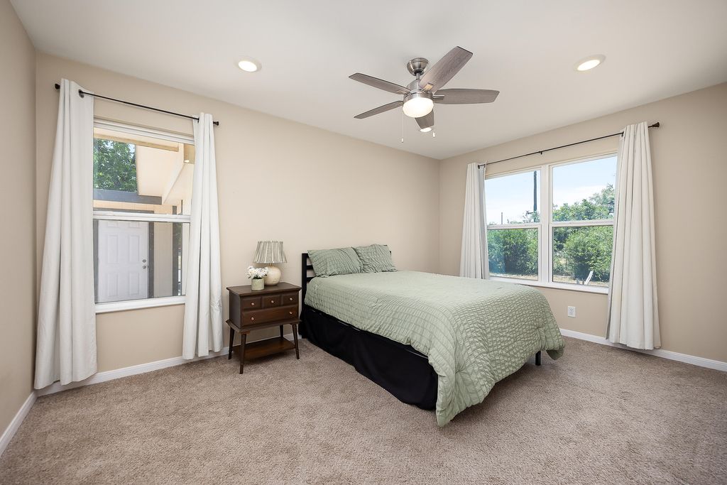 Image 7 of property listing at 479 E 40th Street, San Angelo, TX 76903