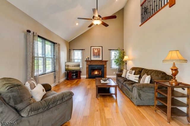 114 BRANDON CT, Branchburg Twp., NJ 08853