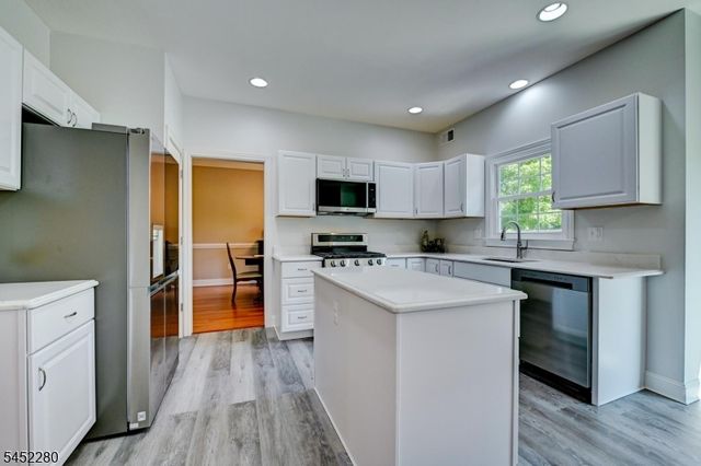 114 BRANDON CT, Branchburg Twp., NJ 08853