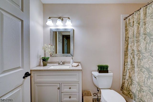 114 BRANDON CT, Branchburg Twp., NJ 08853