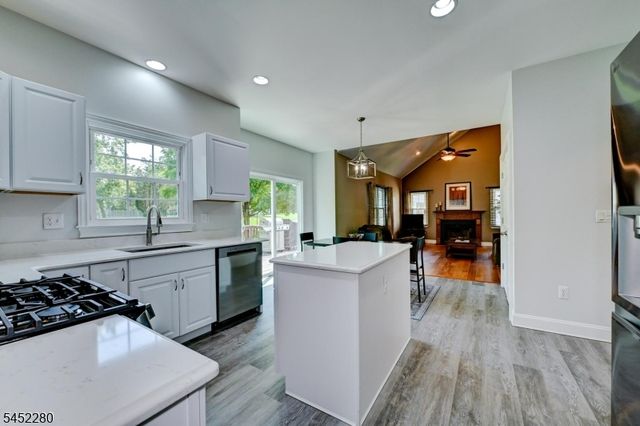 114 BRANDON CT, Branchburg Twp., NJ 08853