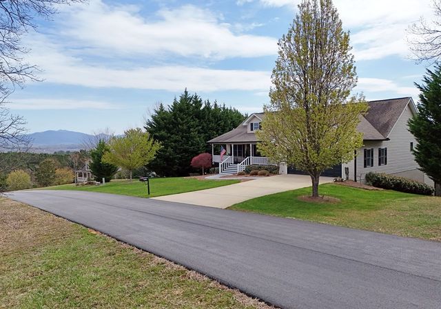 135 W Longview Drive, Blairsville, GA 30512