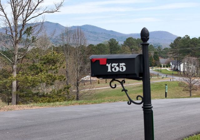135 W Longview Drive, Blairsville, GA 30512