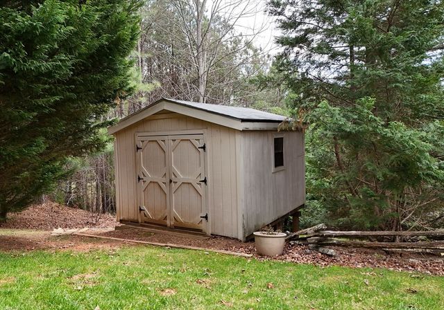 135 W Longview Drive, Blairsville, GA 30512