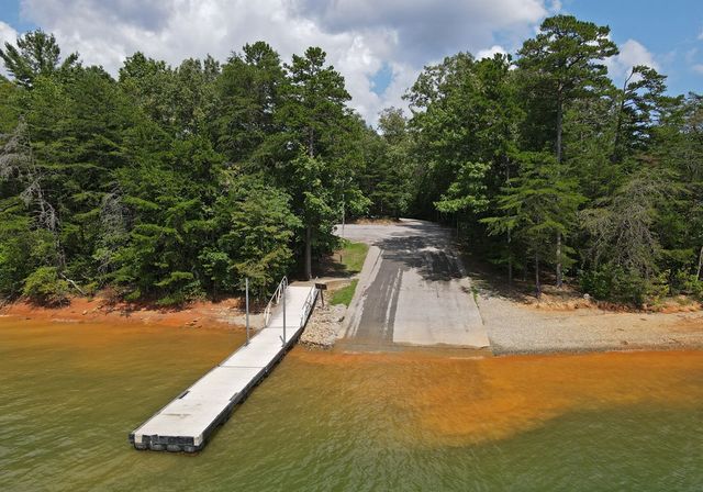 135 W Longview Drive, Blairsville, GA 30512