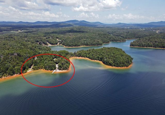 135 W Longview Drive, Blairsville, GA 30512