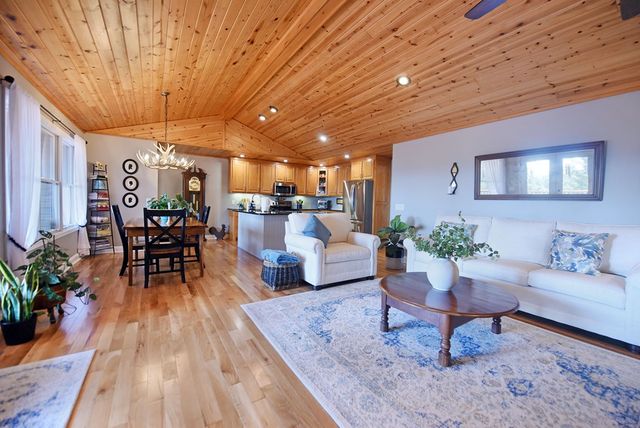 135 W Longview Drive, Blairsville, GA 30512