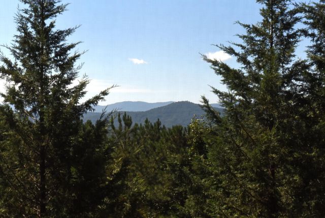 135 W Longview Drive, Blairsville, GA 30512