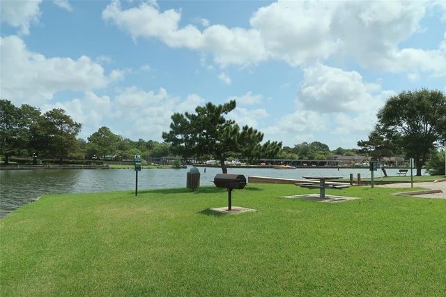18515 Egret Bay Boulevard 1101, Webster, TX 77058