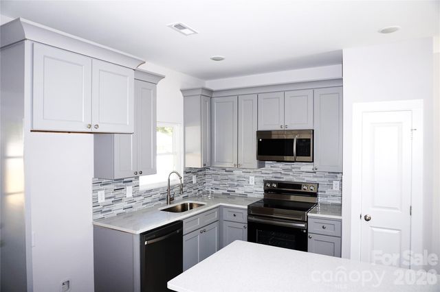 1022 W C Street, Kannapolis, NC 28081