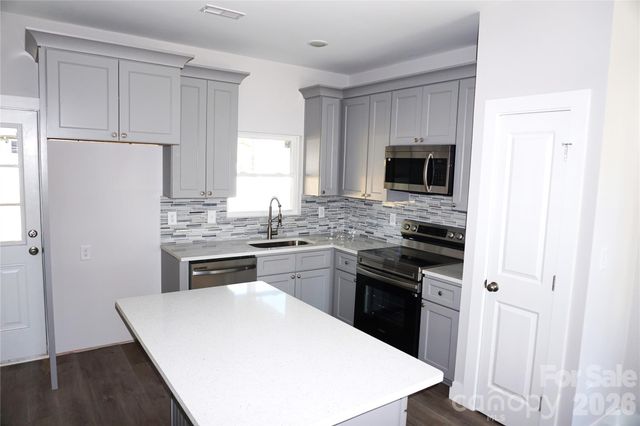 1022 W C Street, Kannapolis, NC 28081