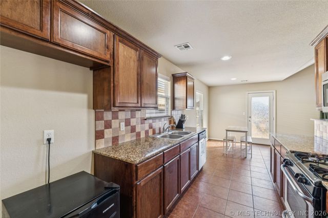10709 N 153rd East Avenue, Owasso, OK 74055