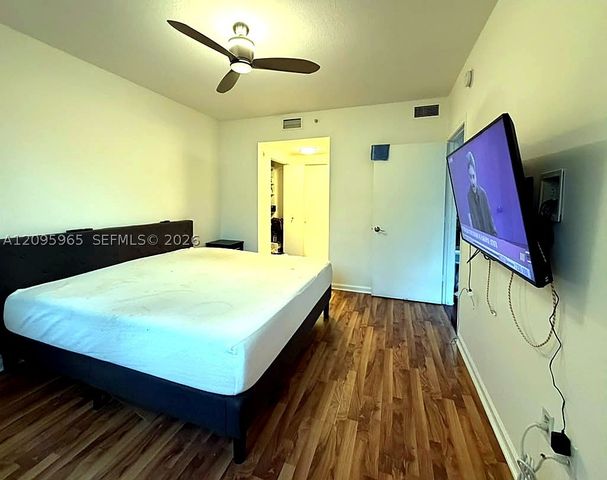 2775 NE 187th St 225, Aventura, FL 33180