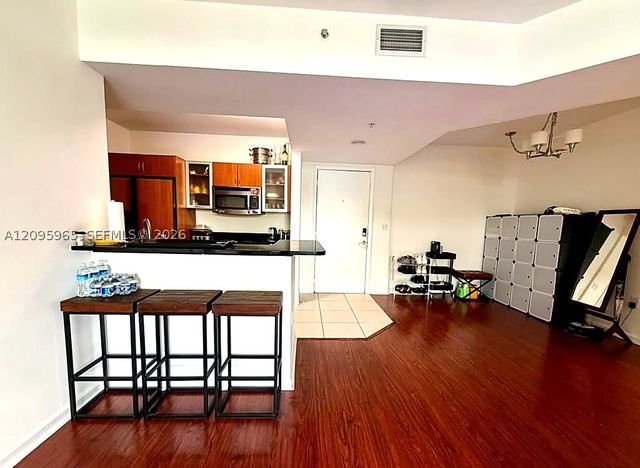 2775 NE 187th St 225, Aventura, FL 33180