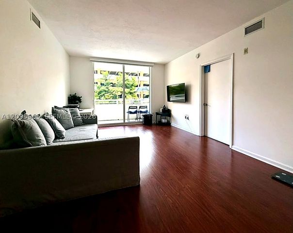 2775 NE 187th St 225, Aventura, FL 33180