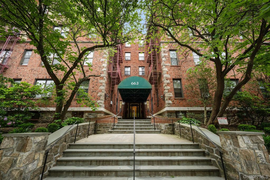 663 Locust Street 5-D, Fleetwood, NY 10552 — exterior