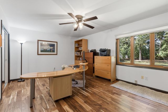 20 Willow Wood Drive, Excelsior, MN 55331