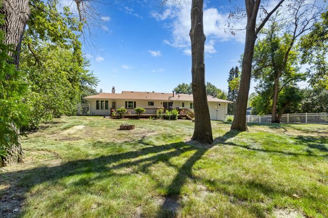 20 Willow Wood Drive, Excelsior, MN 55331