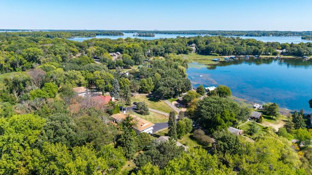 20 Willow Wood Drive, Excelsior, MN 55331