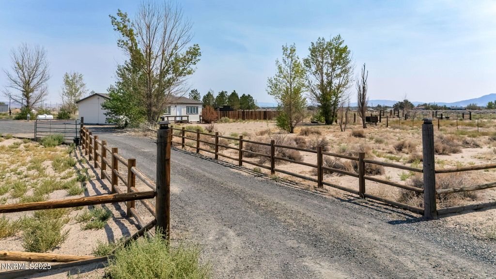 3035 4th Street, Silver Springs, NV 89429