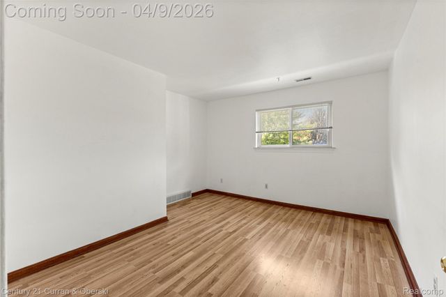 10161 Nancys Boulevard 92, Grosse Ile Township, MI 48138
