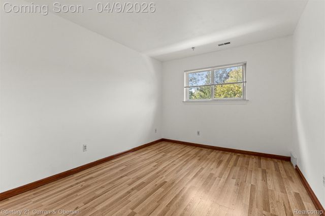 10161 Nancys Boulevard 92, Grosse Ile Township, MI 48138