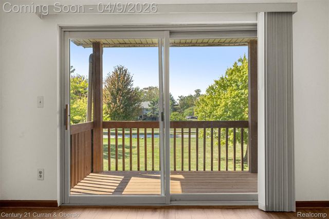 10161 Nancys Boulevard 92, Grosse Ile Township, MI 48138