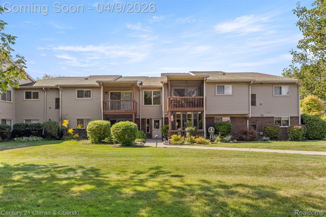 10161 Nancys Boulevard 92, Grosse Ile Township, MI 48138
