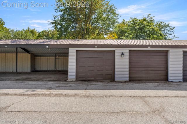 10161 Nancys Boulevard 92, Grosse Ile Township, MI 48138