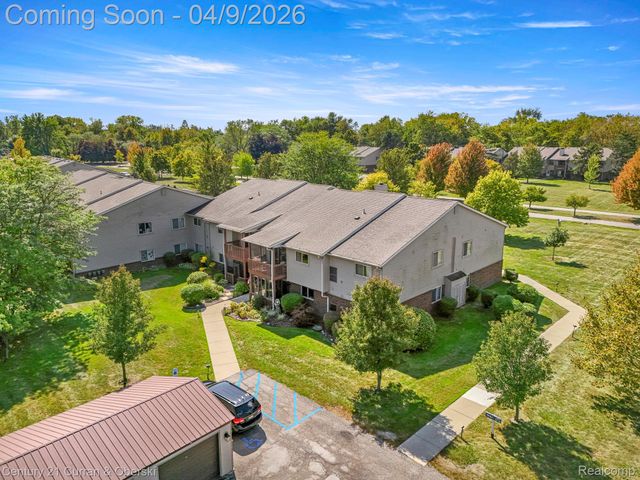 10161 Nancys Boulevard 92, Grosse Ile Township, MI 48138