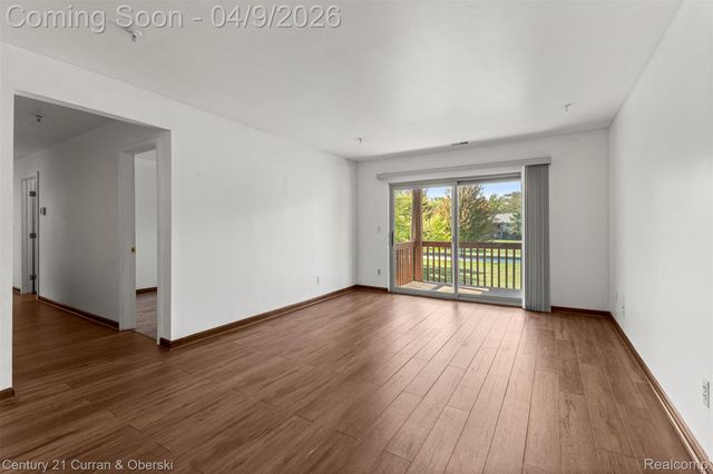 10161 Nancys Boulevard 92, Grosse Ile Township, MI 48138