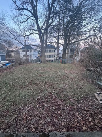 35 Mendelssohn St 2, Boston, MA 02131