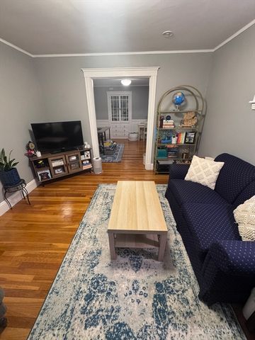 35 Mendelssohn St 2, Boston, MA 02131