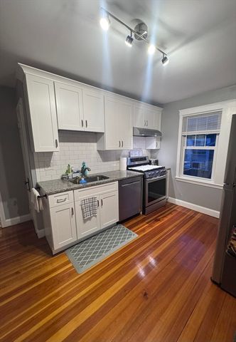 35 Mendelssohn St 2, Boston, MA 02131