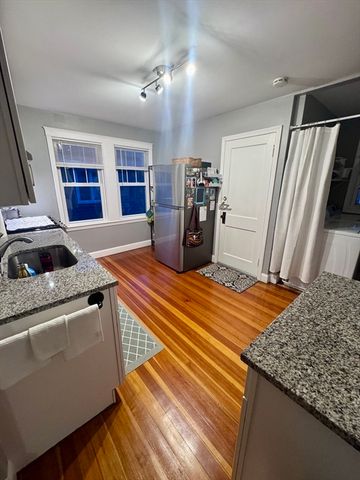 35 Mendelssohn St 2, Boston, MA 02131