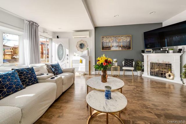 151-05 20th Road 20th, Whitestone, NY 11357