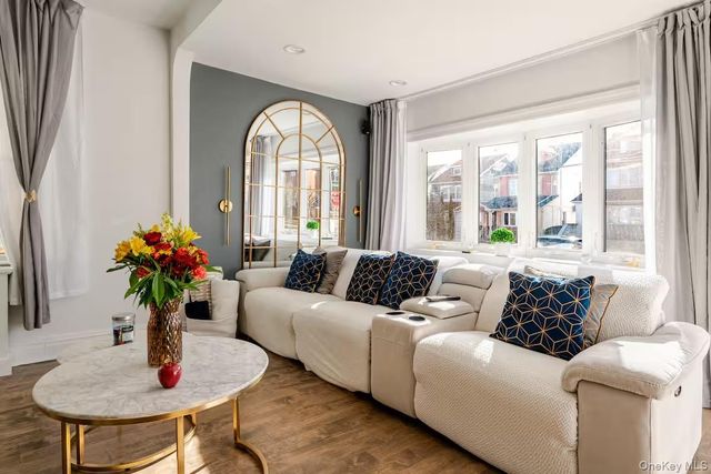 151-05 20th Road 20th, Whitestone, NY 11357