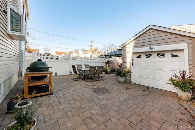 151-05 20th Road 20th, Whitestone, NY 11357